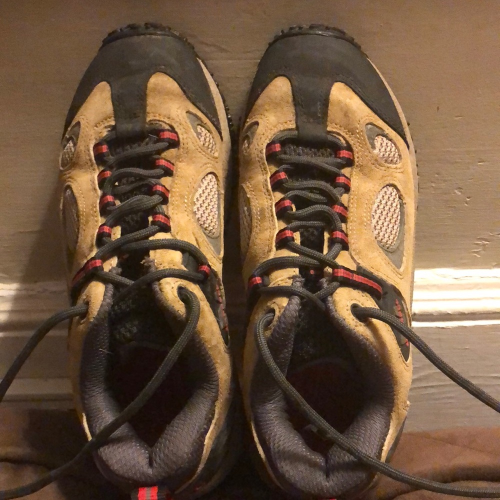 Merrill Vibram hiking shoe